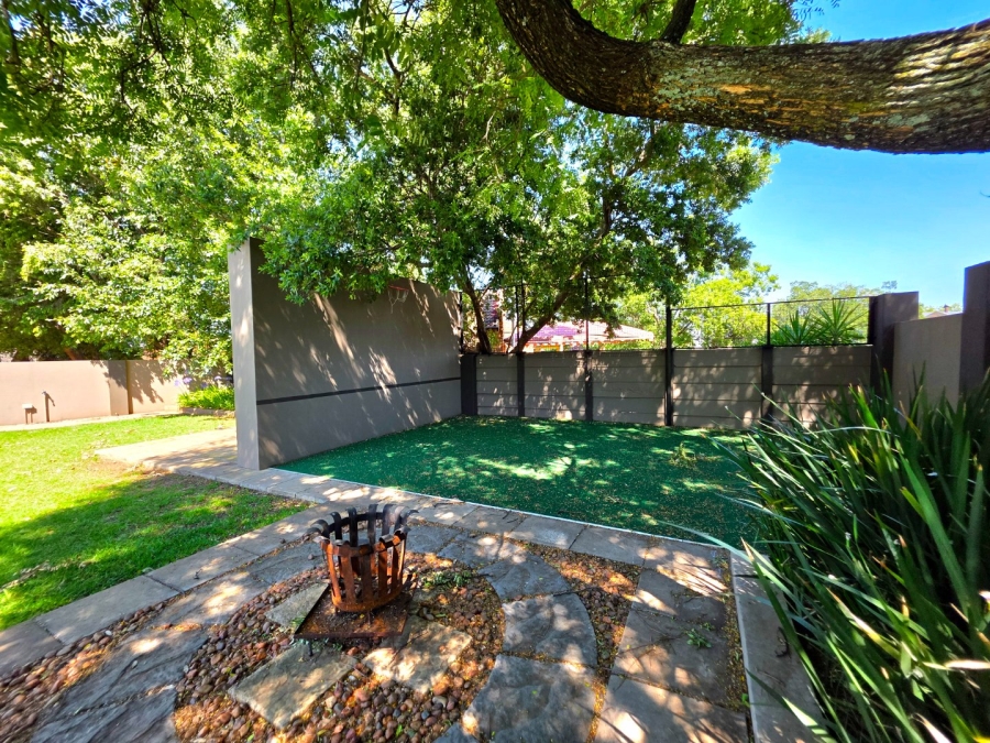 5 Bedroom Property for Sale in Langenhovenpark Free State